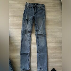 Aeropostale skinny jeans with 1 rip